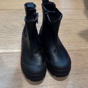 H&M Black Kids Chelsea Rubber-Toe Boots